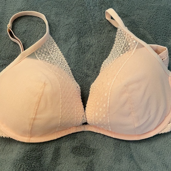 Victoria Secret Bras - Picture 2 of 6